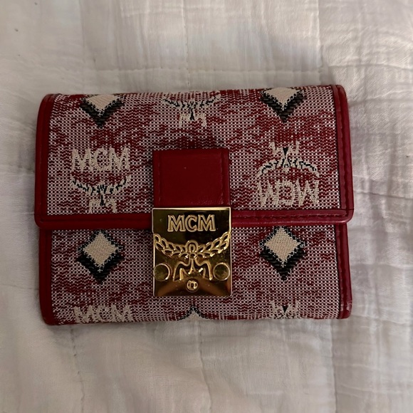 Handbags - 💯 Authentic MCM wallet